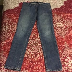 Juniors Levi’s Jeans